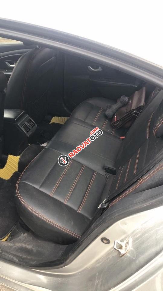 Xe màu bạc số tự động-4