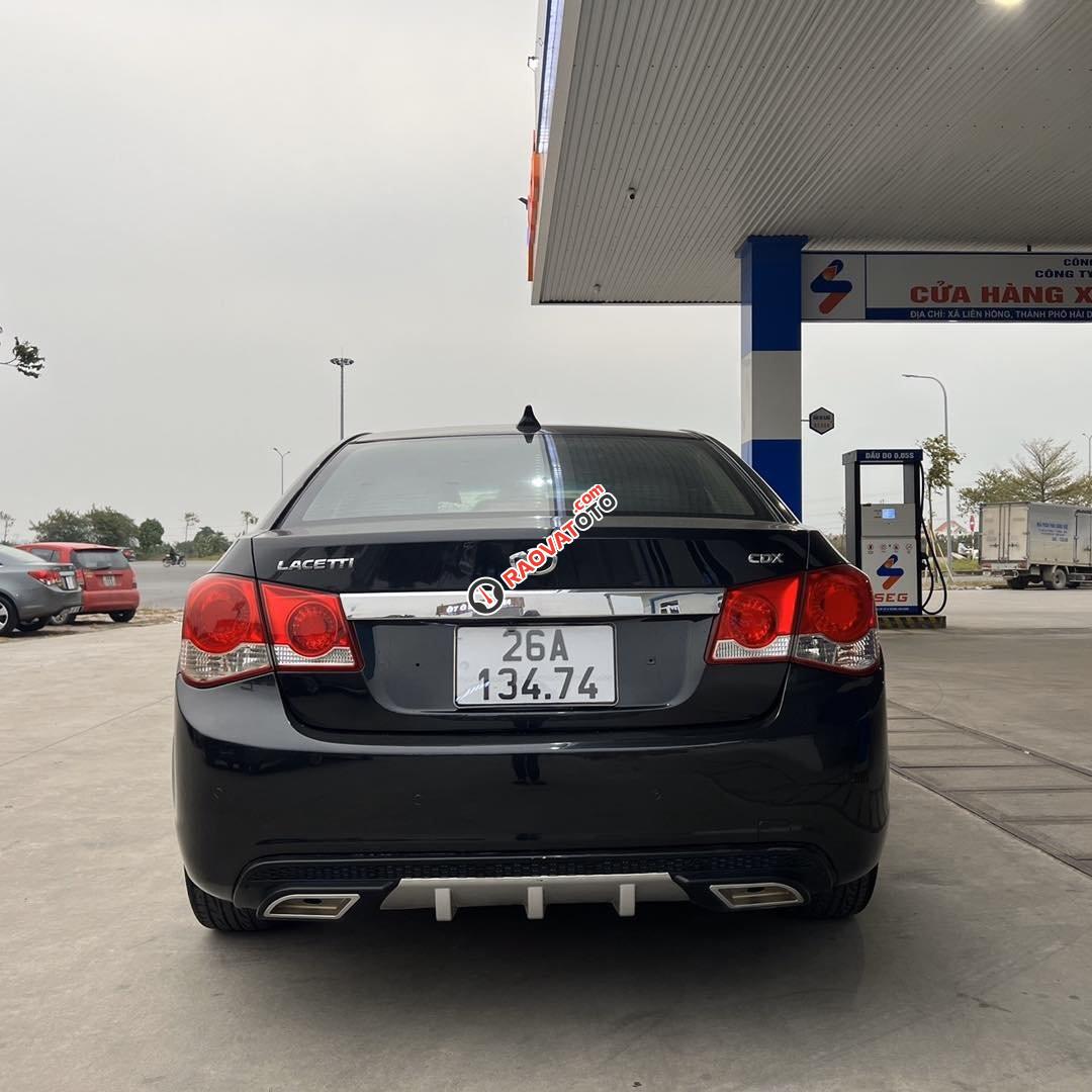 Xe màu đen, 255 triệu-2