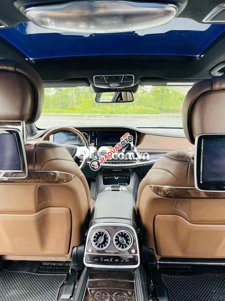 Siêu xe Maybach S400 màu trắng chờ đón sở-1