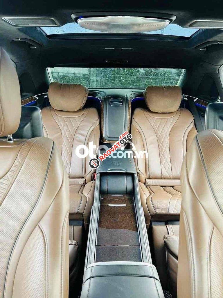 Siêu xe Maybach S400 màu trắng chờ đón sở-6