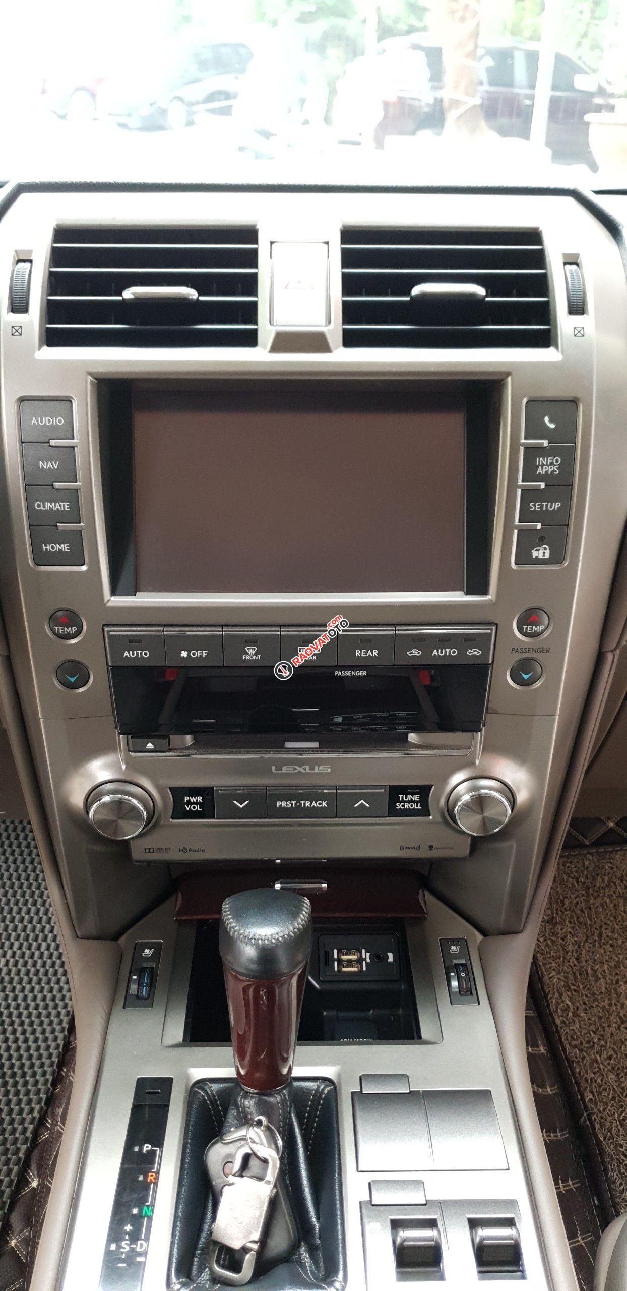 Màu đen, nội thất nâu
-11