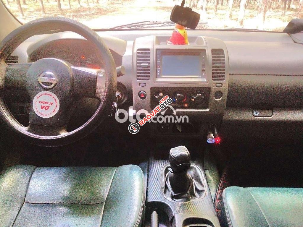 Xe bán tải NISAN NAVARA SX 2010 LE-6