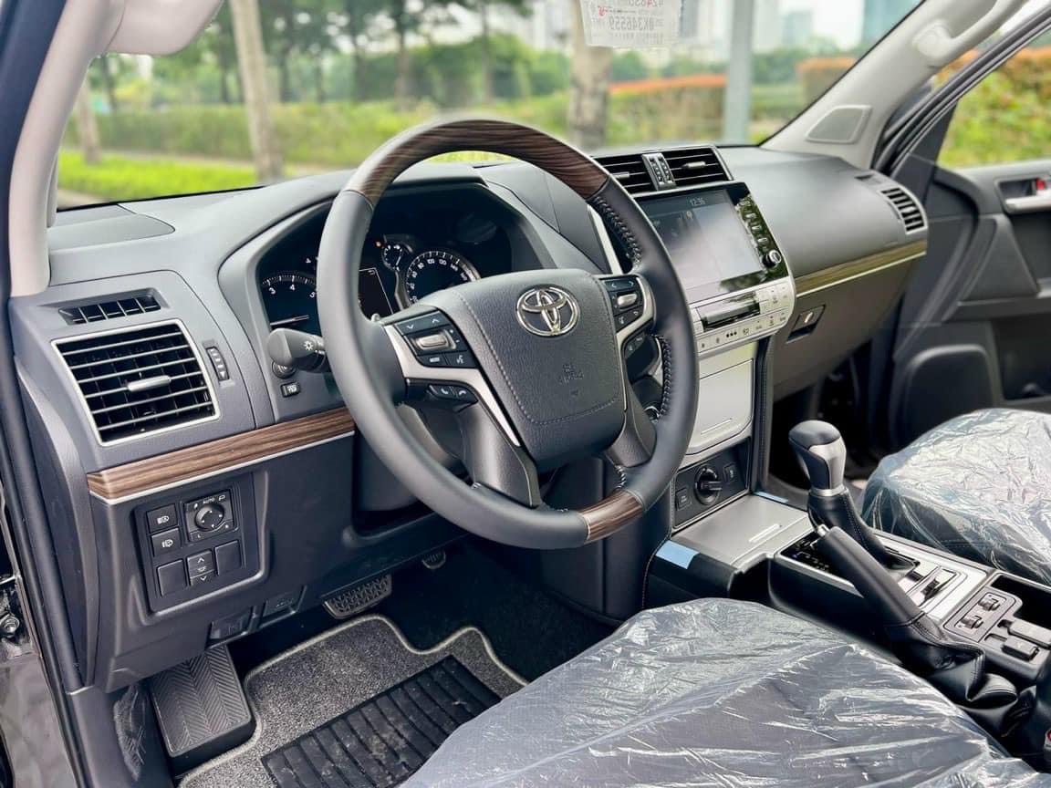 Bán xe Toyota Landcruiser Prado VX 2.7 sản xuất năm 2023 nhập mới 100%-5