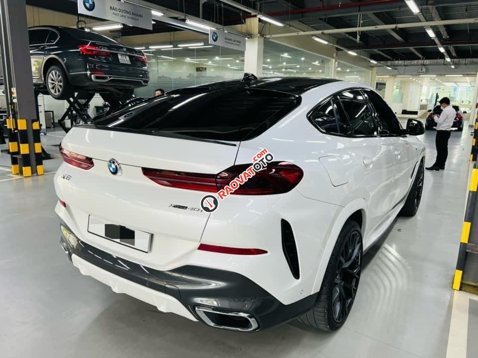 Màu trắng, nội thất nâu-2