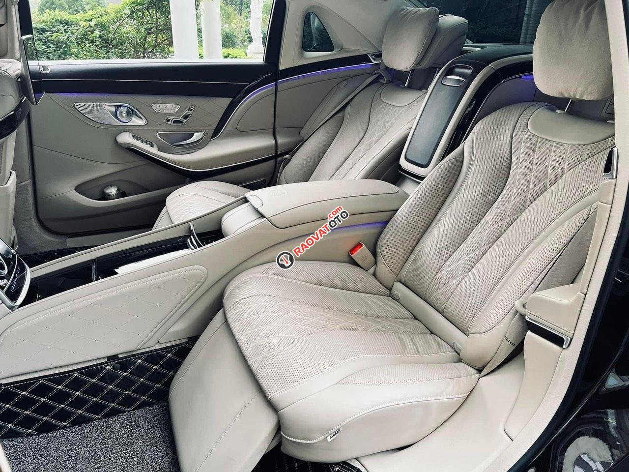 Màu đen, xe nhập-4