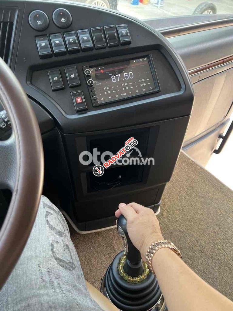 hyundai univers dcar 16 chỗ có bàn làm việc 2019-3