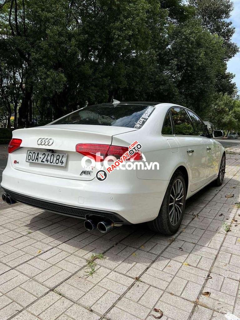 Bán gấp Audi a4 đã lên s4-5