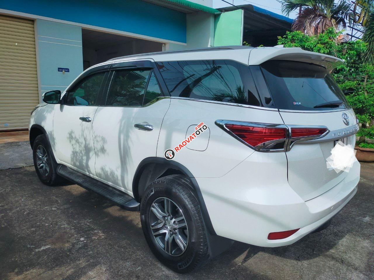 Màu trắng xe gia đình, giá cực tốt-0