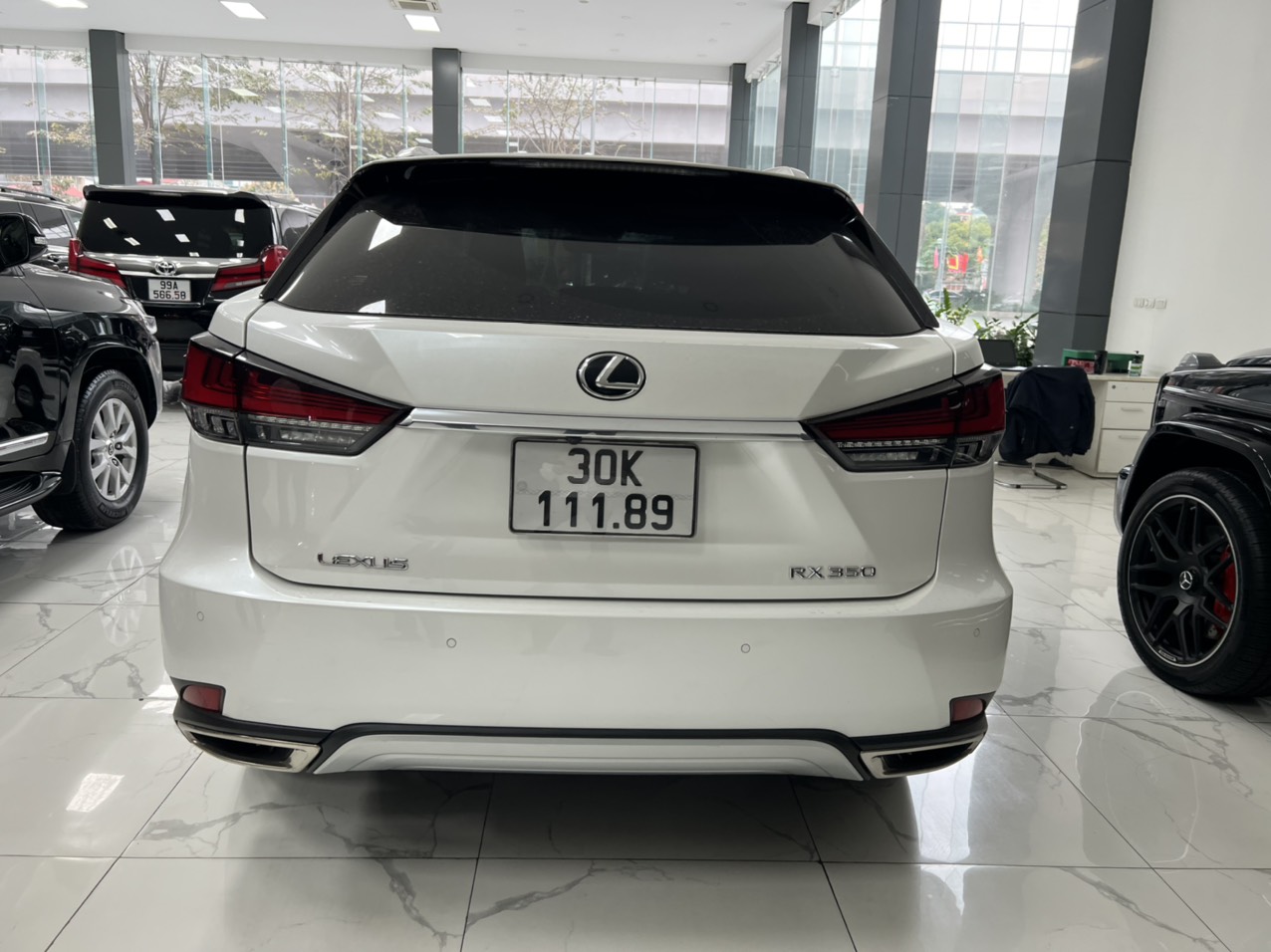 Em bán chiếc xe Lexus RX350 Luxury xe nhập chính hãng sản xuất năm 2019 đăng ký tên cá nhân, xe rất là mới biển đẹp-4