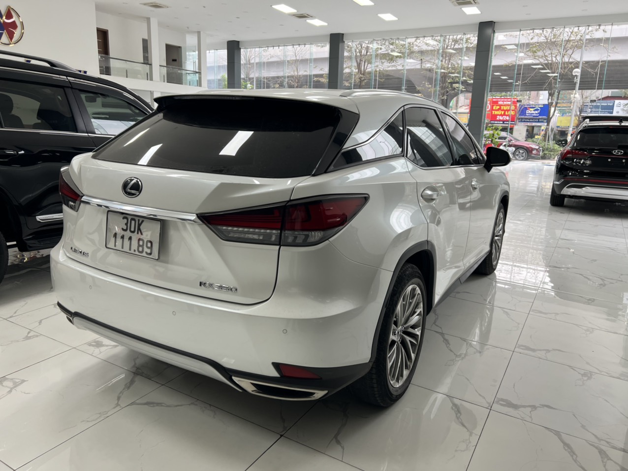 Em bán chiếc xe Lexus RX350 Luxury xe nhập chính hãng sản xuất năm 2019 đăng ký tên cá nhân, xe rất là mới biển đẹp-5