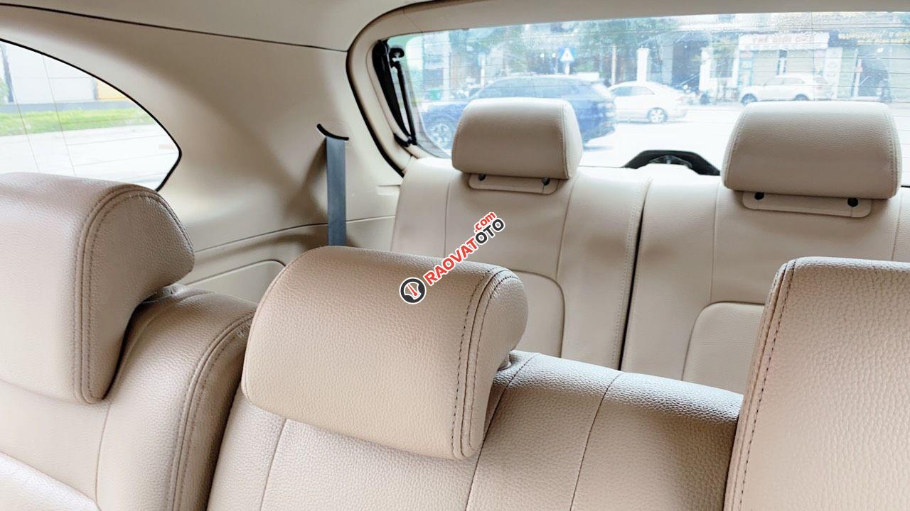 Chủ đi giữ gìn, trang bị full options, giá tốt-18