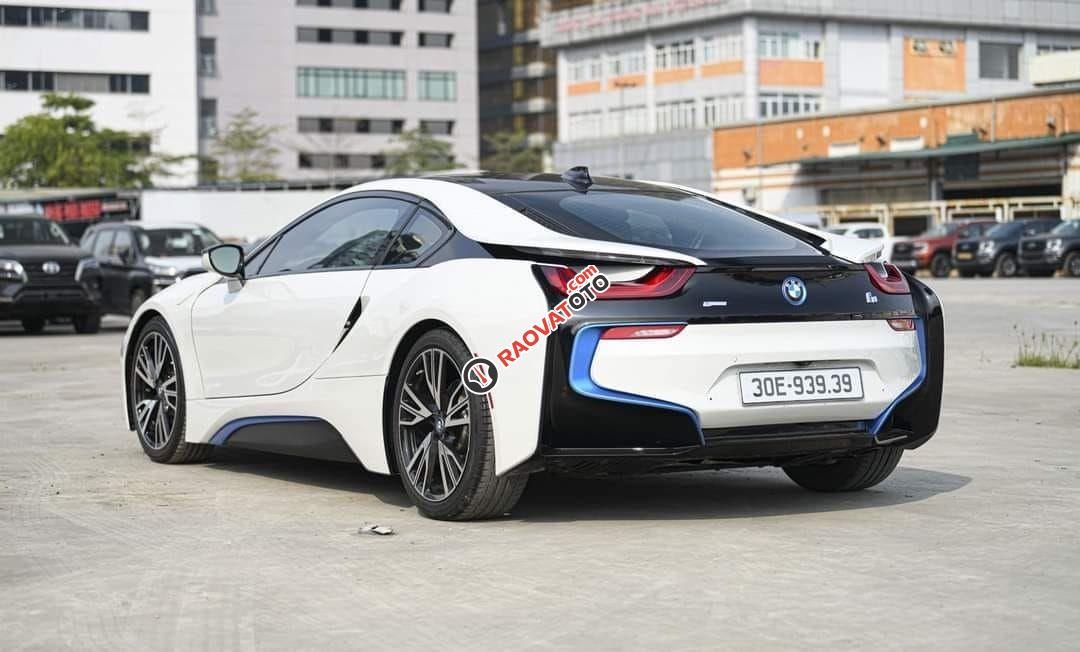 BMW i8 2014-1