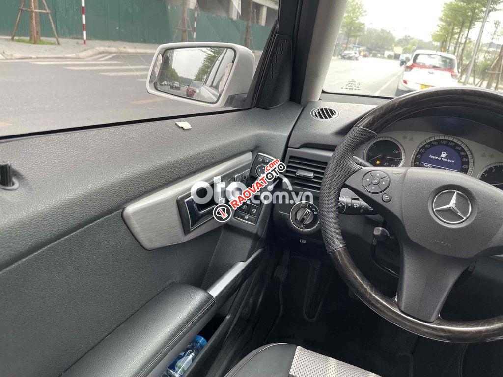 Mecerdes GLK300 4matic 2011 rất mới-7