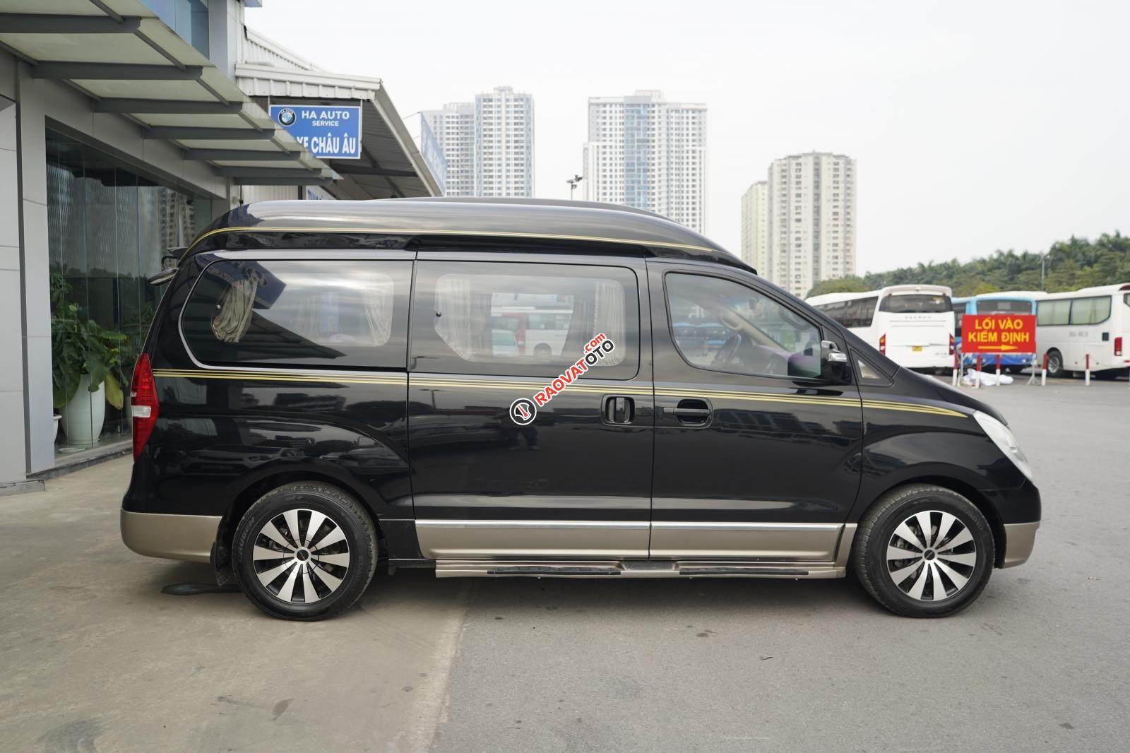 2.4AT bản Limousine, máy xăng số tự động 09 chỗ-6