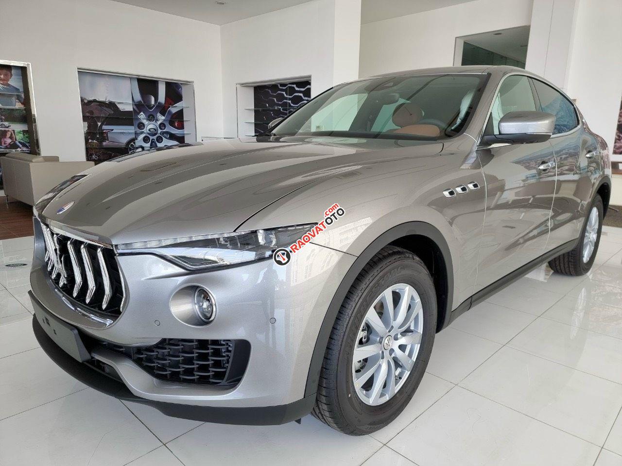 Gía xe maserati levante 2019 xe mới 100 màu xám bạc, màu bạc nội thất đen hổ trợ vay 65%-16
