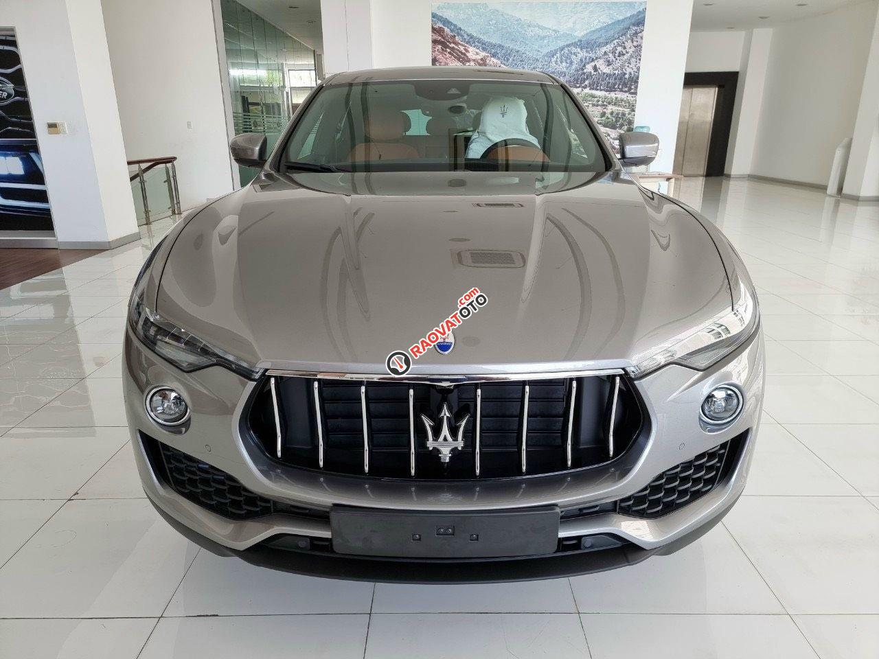 Gía xe maserati levante 2019 xe mới 100 màu xám bạc, màu bạc nội thất đen hổ trợ vay 65%-13