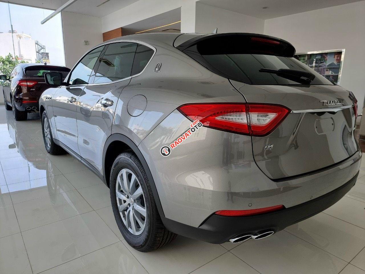 Gía xe maserati levante 2019 xe mới 100 màu xám bạc, màu bạc nội thất đen hổ trợ vay 65%-17