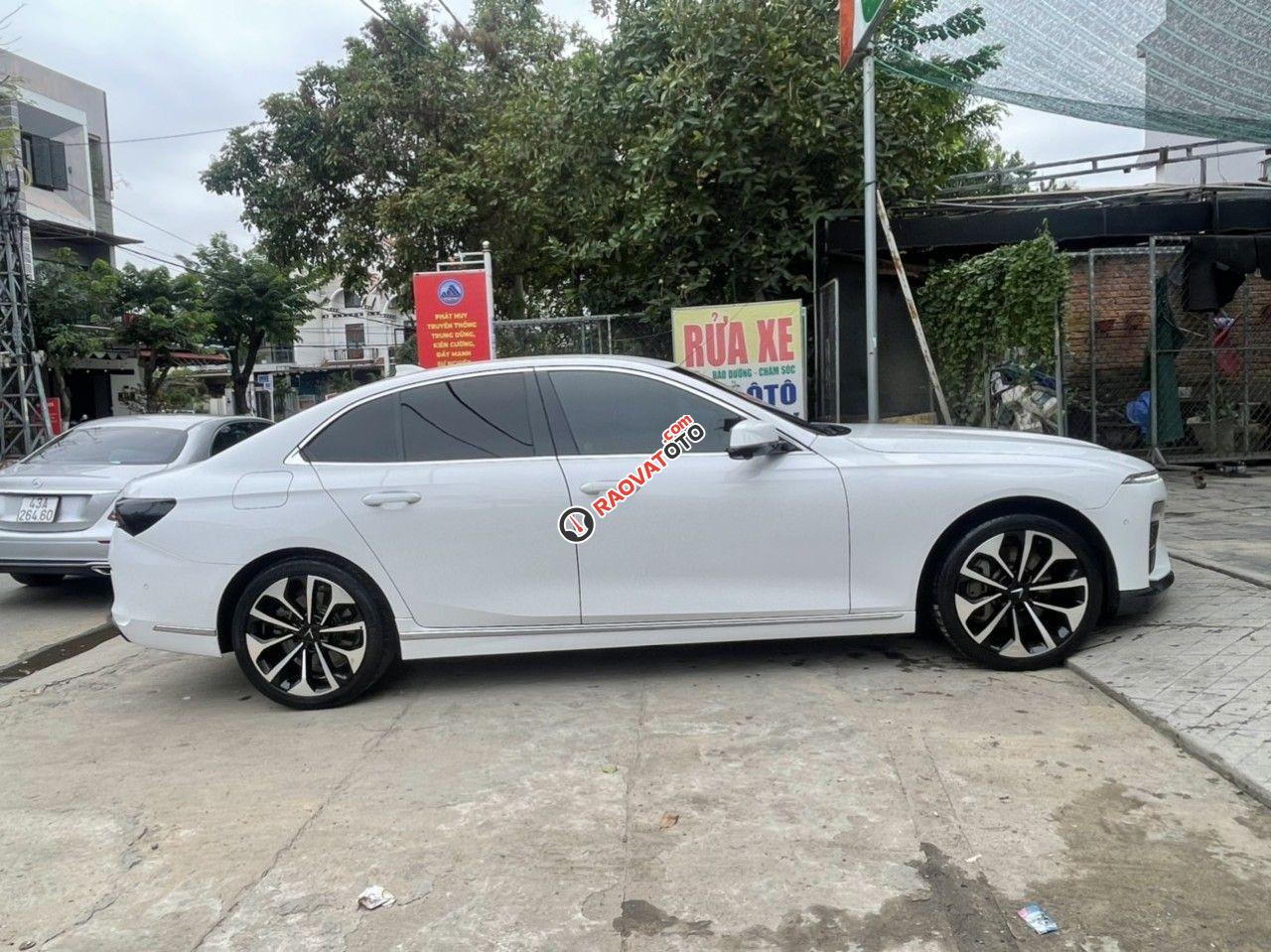 Xe màu trắng, giá chỉ 720 triệu-5