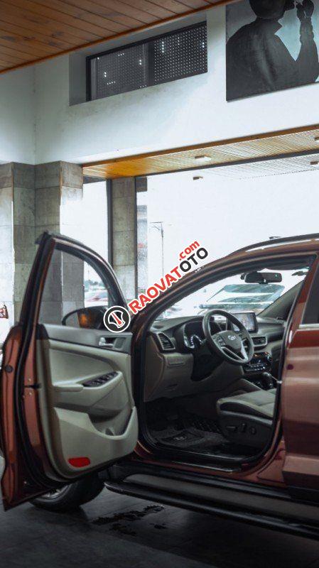 Màu đỏ giá cạnh tranh-9