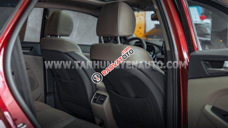 Màu đỏ giá cạnh tranh-1