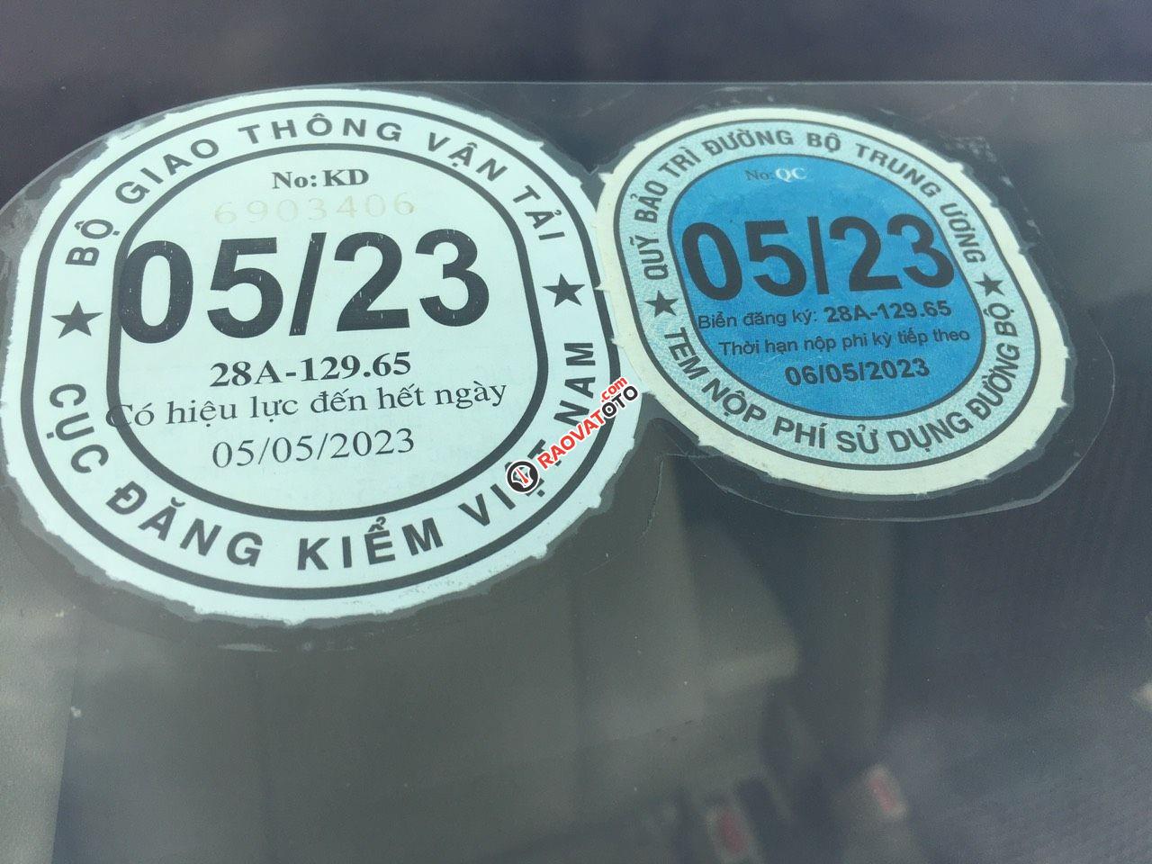 Xe gia đình màu bạc -19