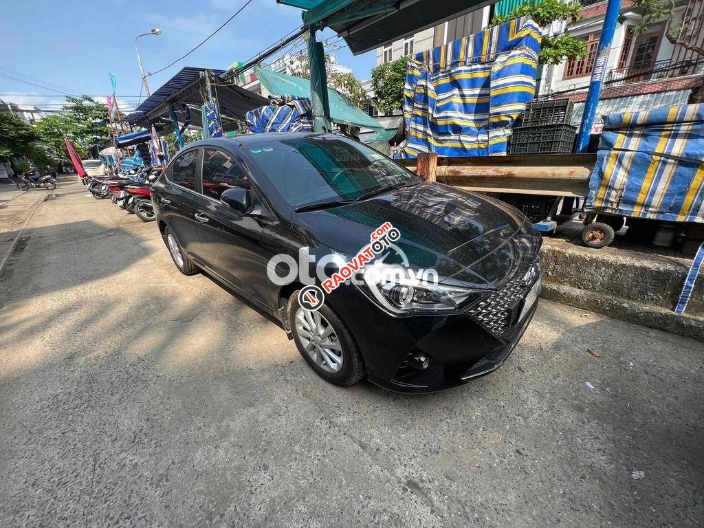 Hyundai Accent 1.4AT 2022 đen đã lăn bánh 10 tháng-0