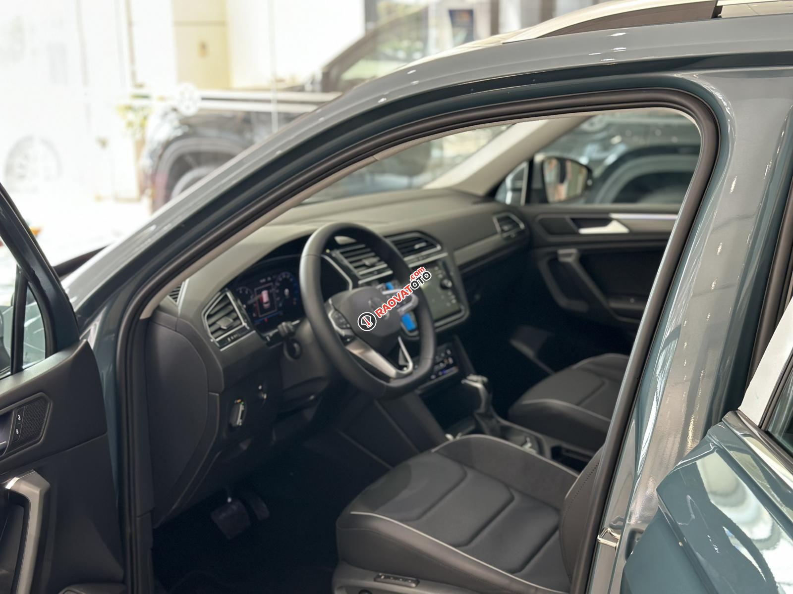 Màu xanh petro xanh độc lạ của Volkswagen - Mua xe miễn lãi 0% lãi suất-19