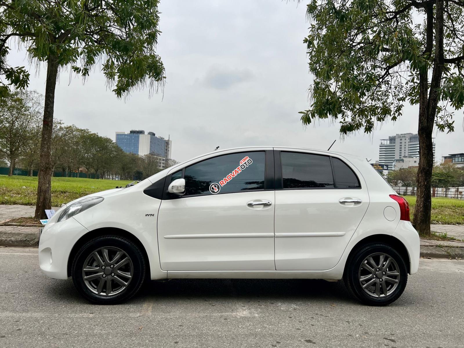 Đăng ký lần đầu 2013, mới 95%, giá tốt 379tr-5