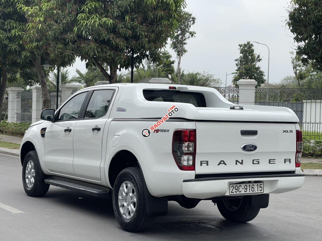 Màu trắng, giá 499tr-10