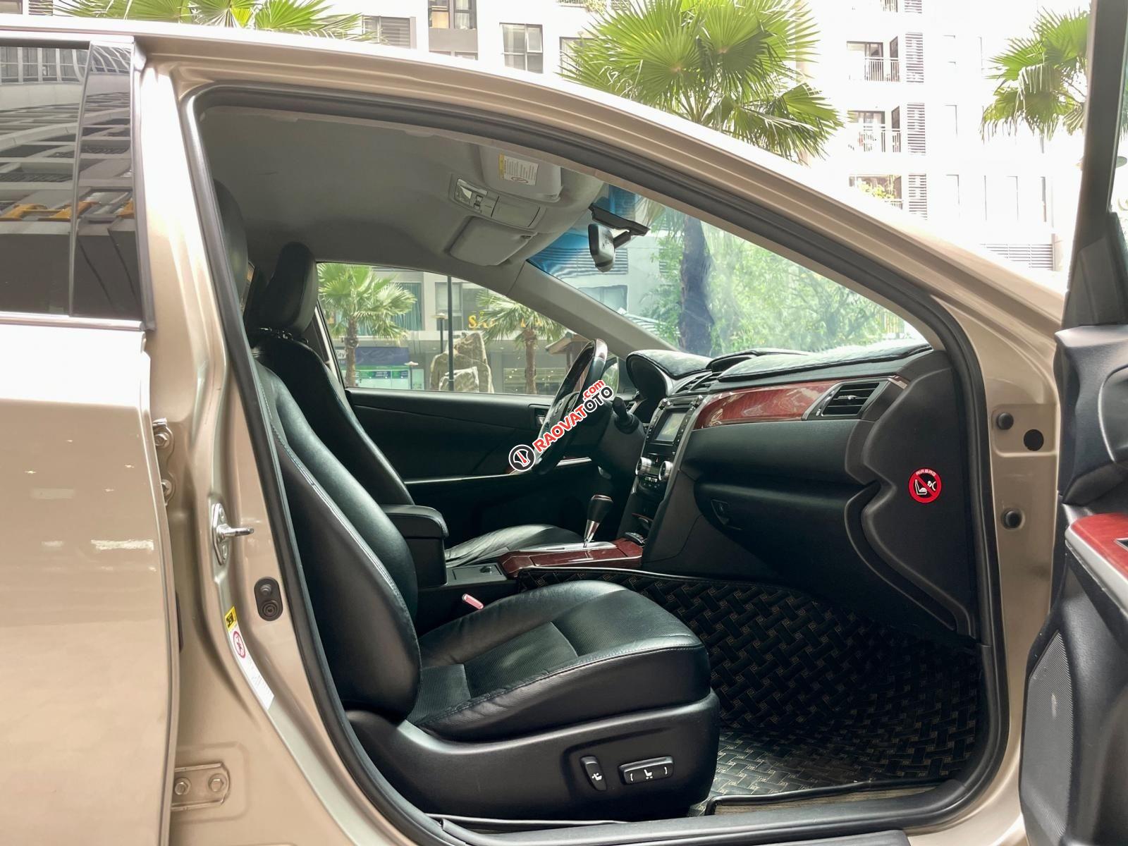 Cần bán gấp xe đăng ký 2012 xe gia đình giá chỉ 550tr-6