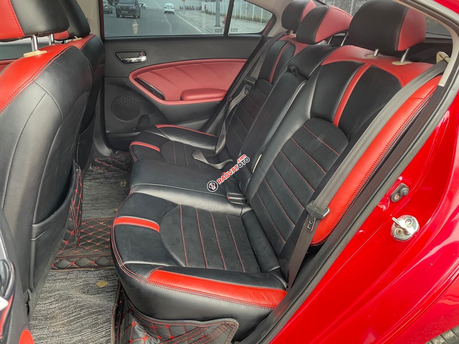 Màu đỏ biển Hà Nội rất mới-9