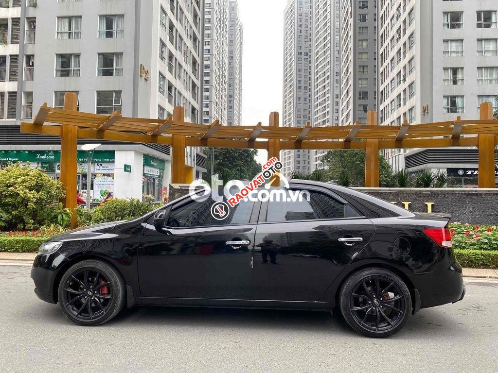 Gia đình bán xe KIA bản full 1.6 AT-2