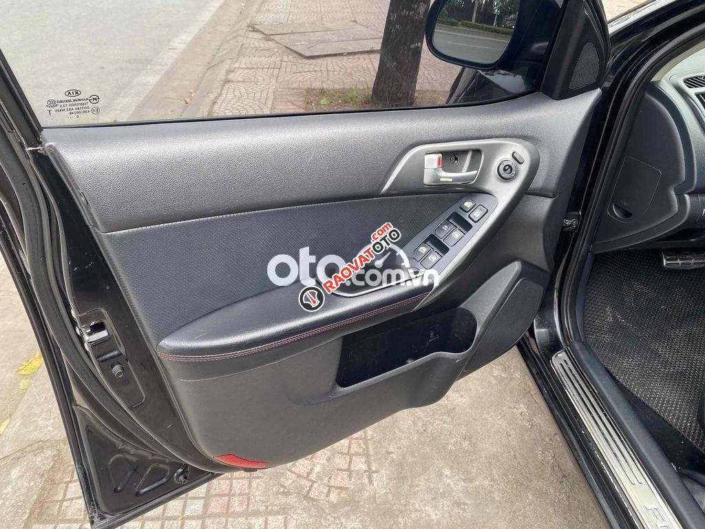 Gia đình bán xe KIA bản full 1.6 AT-10