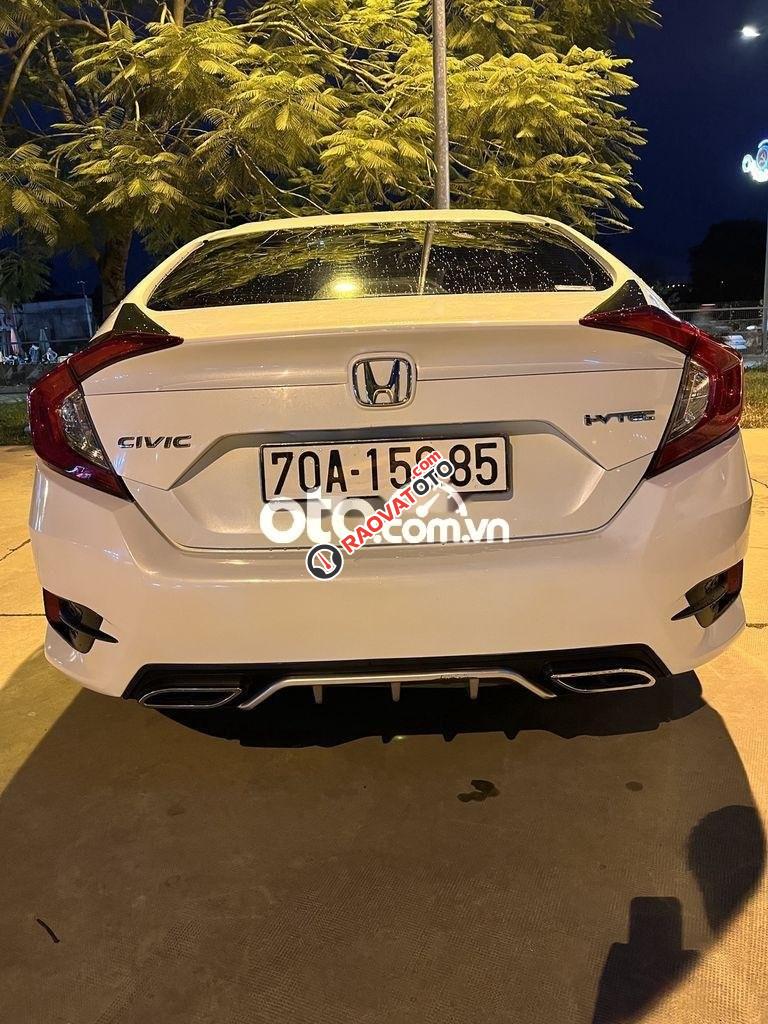Honda civic 1.8 e 2018 trắng đã lăn bánh-8