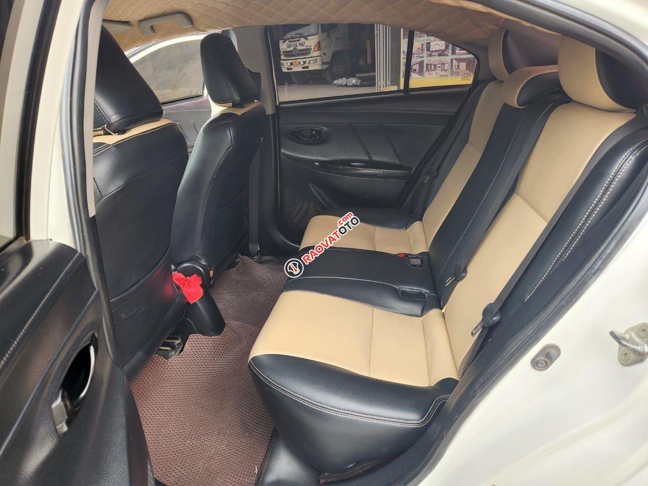 Xe màu trắng-9