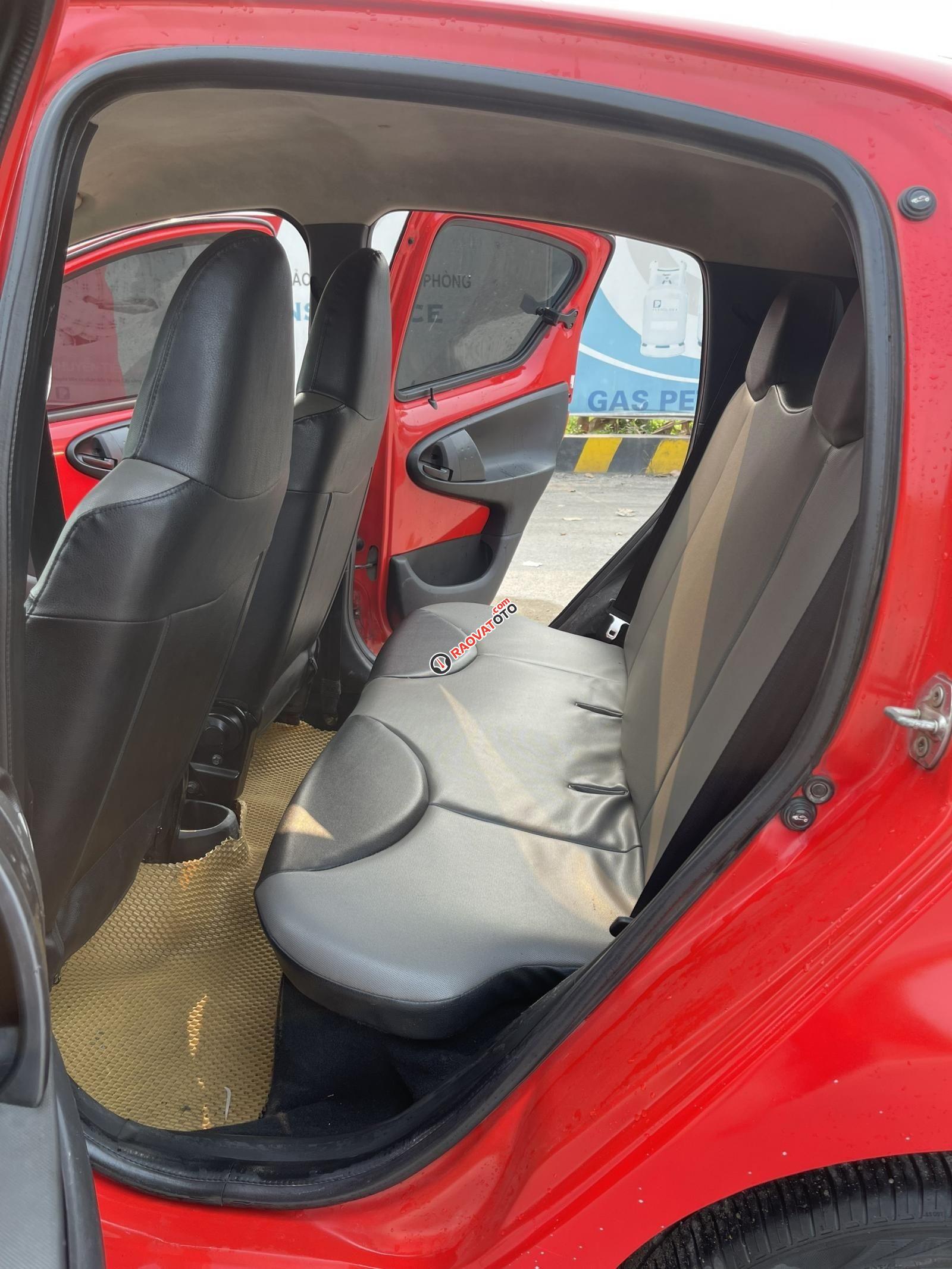 Xe màu đỏ, giá 99tr-9