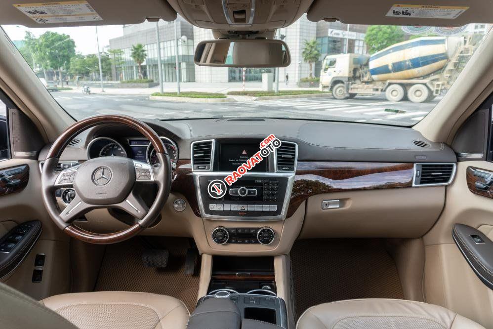 Xe màu đen, nhập khẩu-13