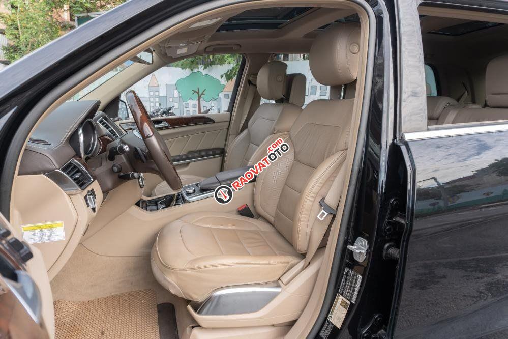 Xe màu đen, nhập khẩu-9