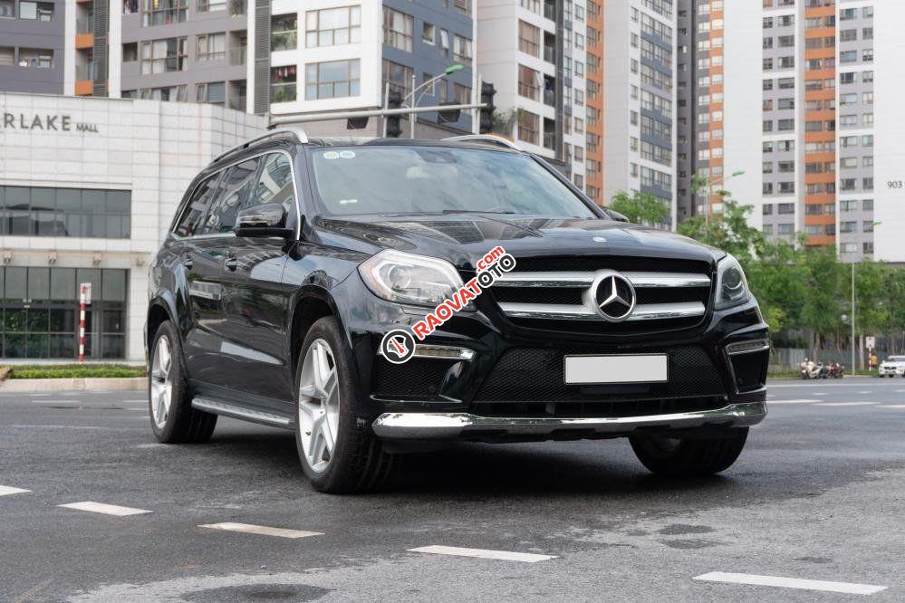 Xe màu đen, nhập khẩu-1