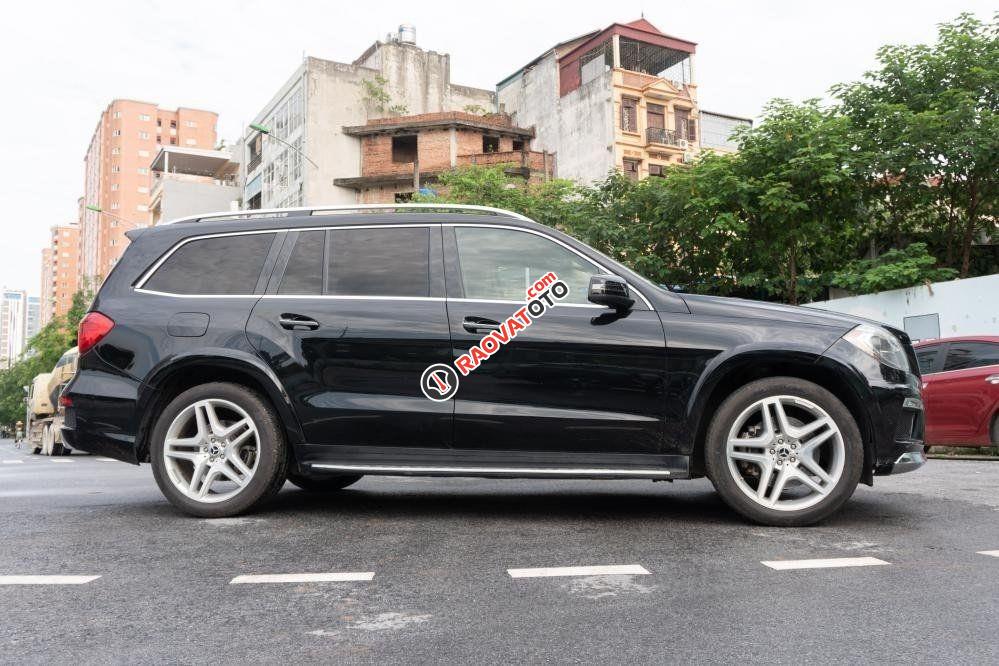 Xe màu đen, nhập khẩu-2