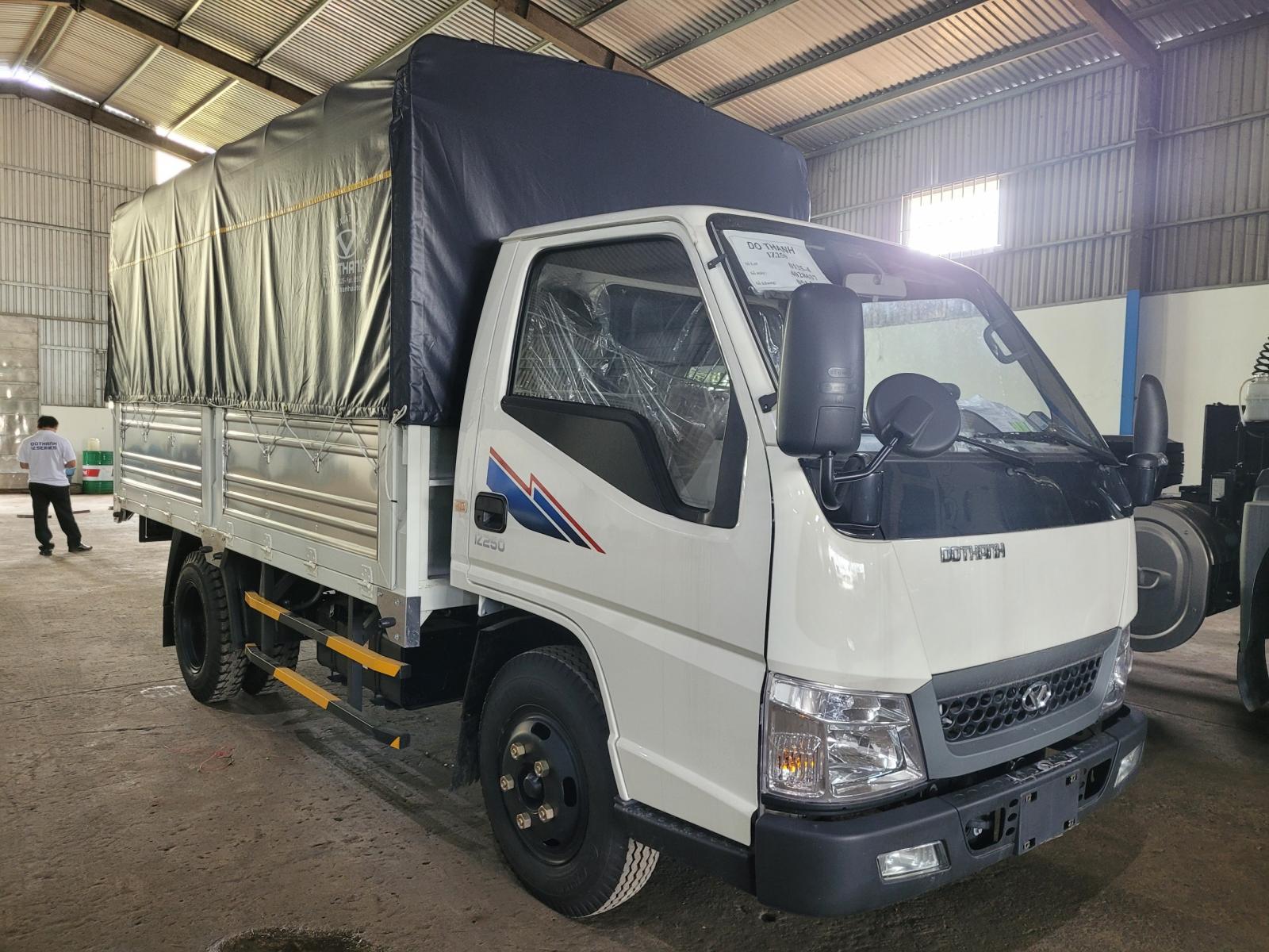 Xe tải DoThanh IZ250 đủ loại thùng, tải trọng 2,49 tấn-0