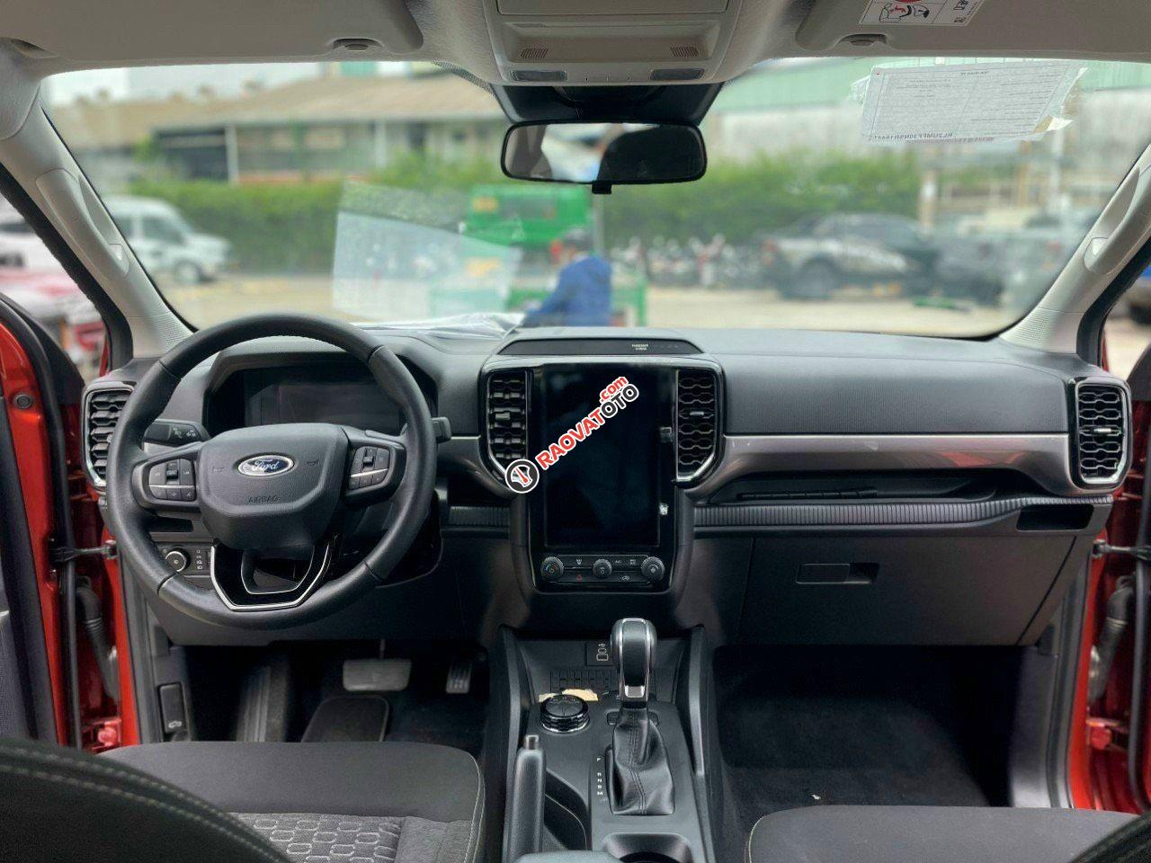 Ưu đãi tiền mặt - Tặng các phụ kiện giá trị chính hãng cao cấp-4