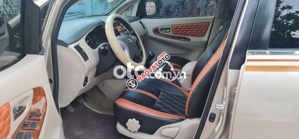 Toyota innova 2012 2.0E-5