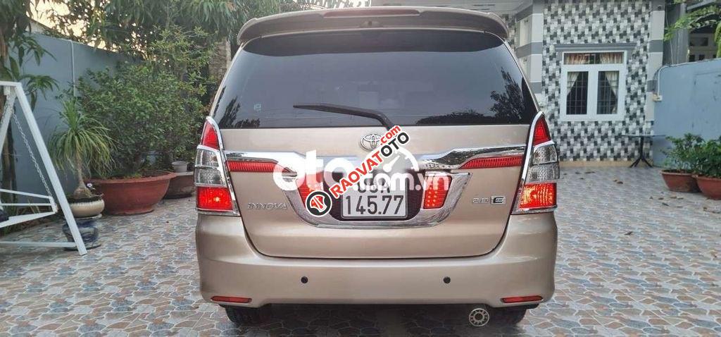Toyota innova 2012 2.0E-2