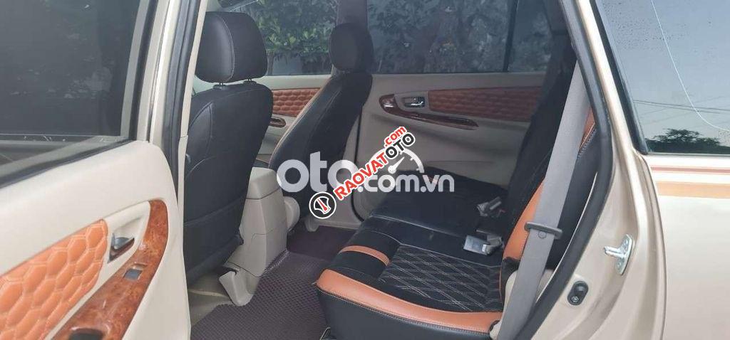 Toyota innova 2012 2.0E-8