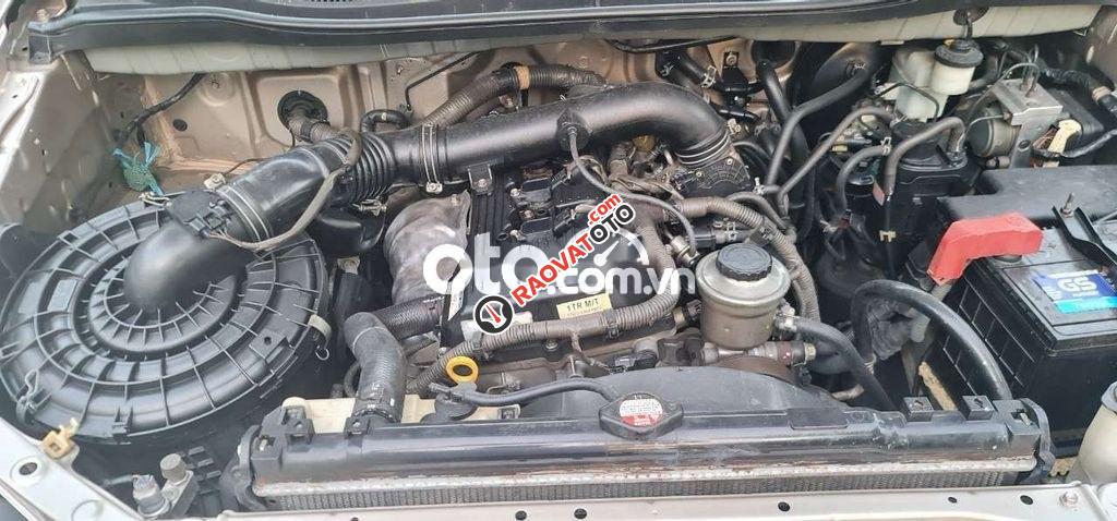 Toyota innova 2012 2.0E-9