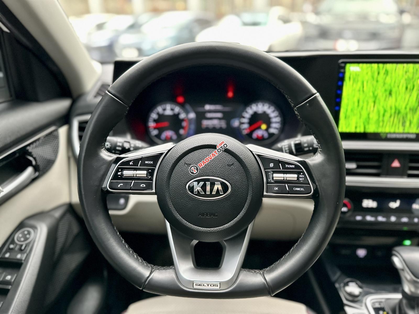 Xe màu trắng-18