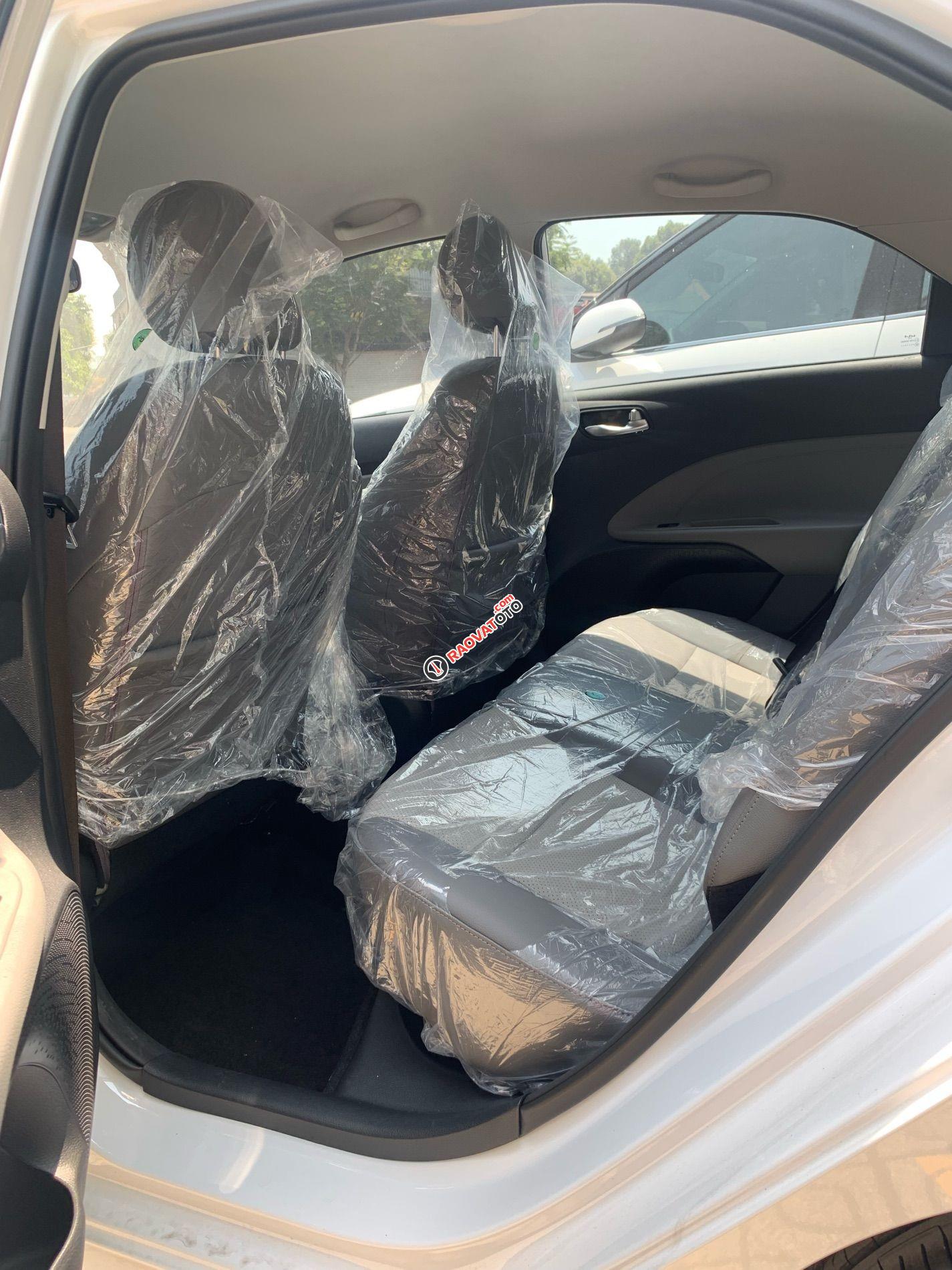 Giảm 50% phí trước bạ - Siêu ưu đãi tháng 06 - Nhận xe ngay chỉ với 157 triệu-5