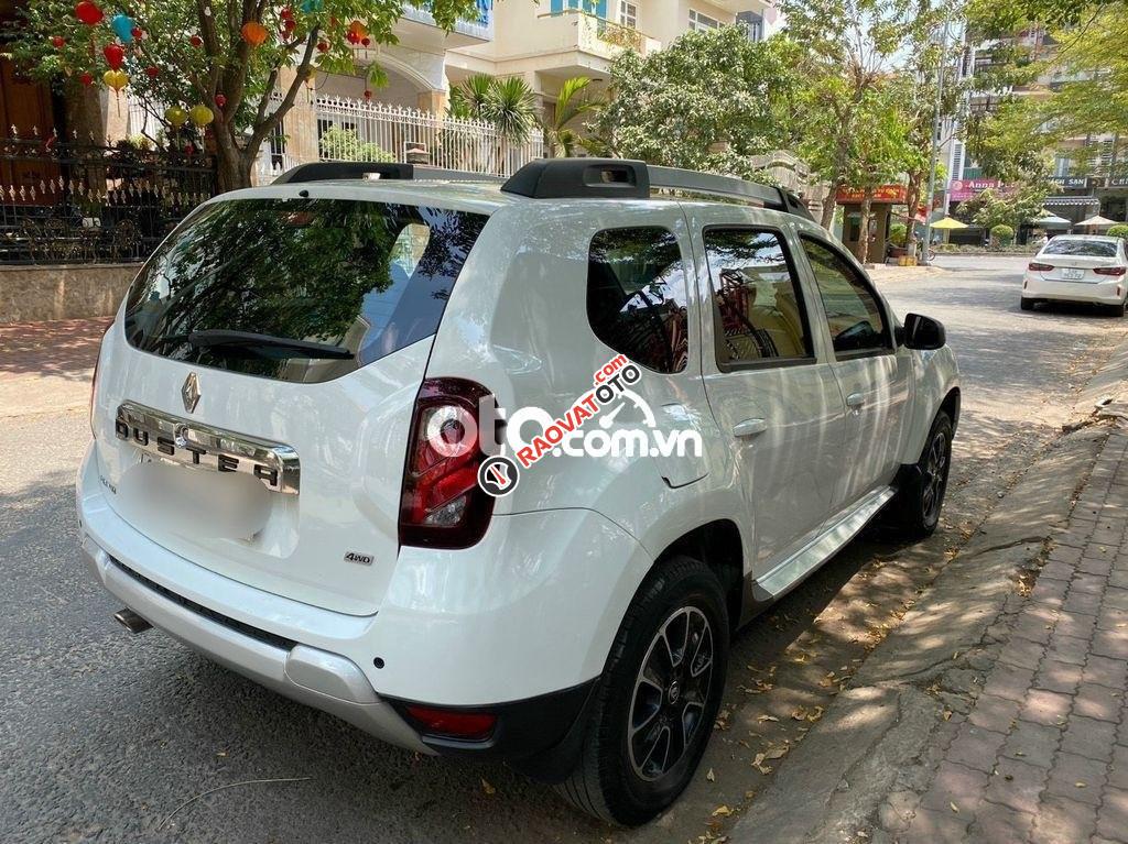 Renault Duster 2.0 AT 4X4-8