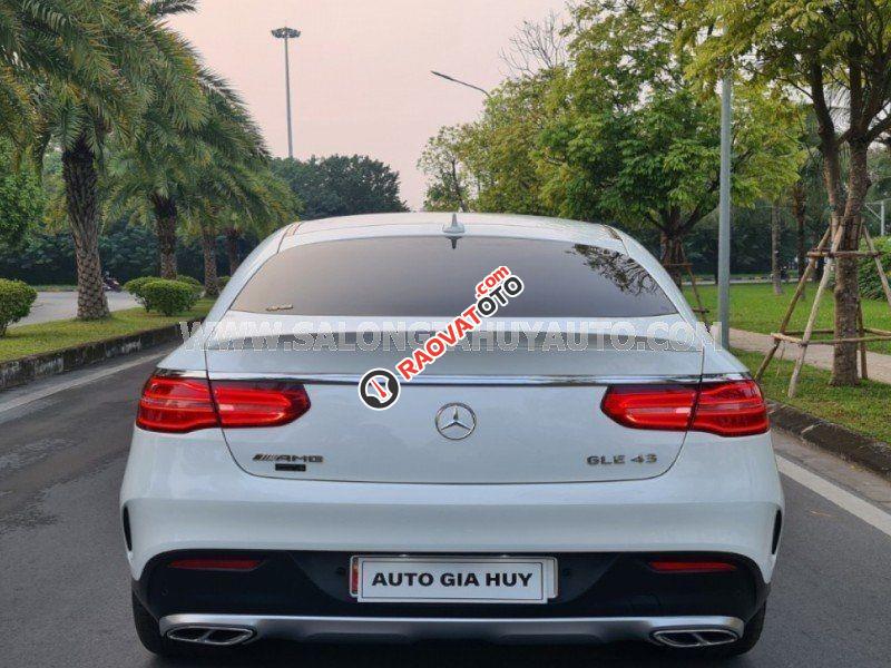 Màu trắng, xe nhập số tự động-3